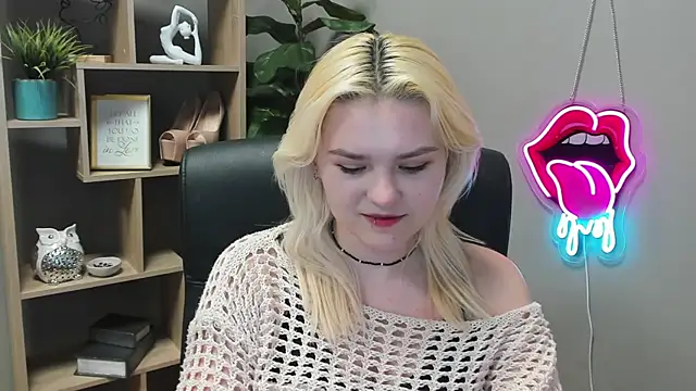 SweetLilyxo online show from March 2026 07:25:02 AM