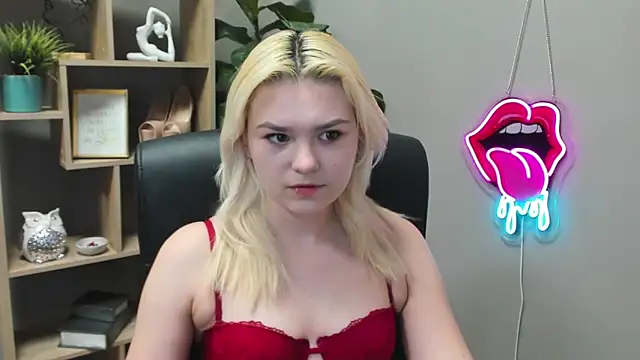 SweetLilyxo online show from March 2026 07:25:02 AM
