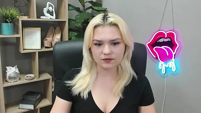 SweetLilyxo online show from March 2026 07:27:02 AM