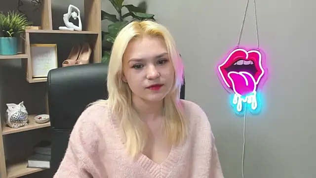 SweetLilyxo online show from March 2026 07:25:01 AM