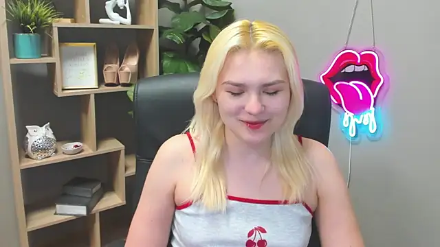 SweetLilyxo online show from March 2026 07:25:02 AM