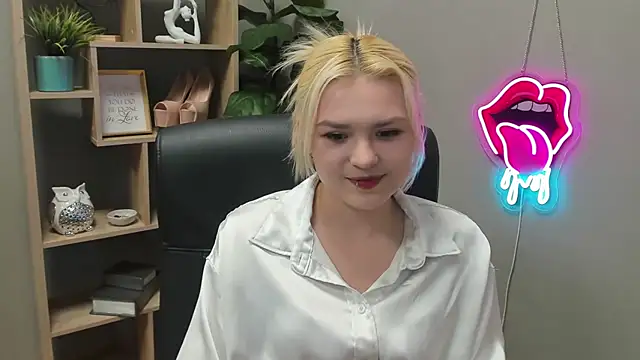 SweetLilyxo online show from April 2026 06:33:01 AM