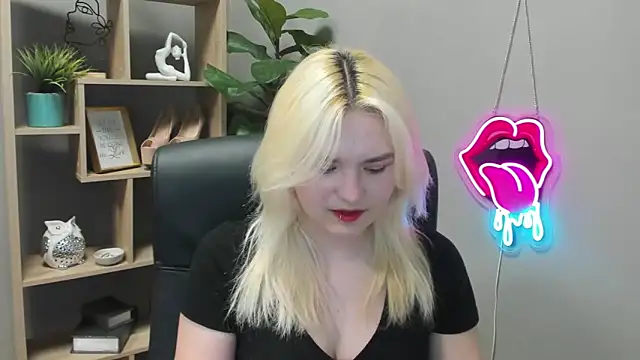 SweetLilyxo online show from April 2026 06:27:01 AM