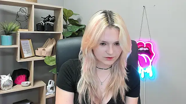 SweetLilyxo online show from July 2026 06:33:02 AM
