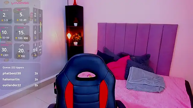 Snapshot of Raven_love chatting on April 2026 09:18:01 AM Raven love online show from April 2026 09:18:01 AM