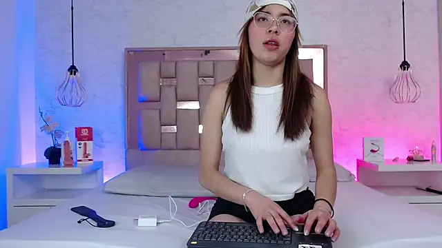 ChloeSteele online show from February 2026 12:03:01 PM