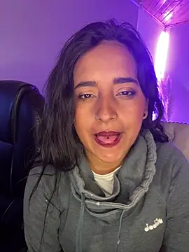 Annie Alicee online show from February 2026 01:42:01 PM