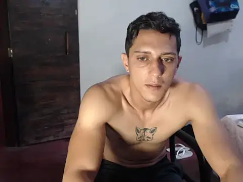 Snapshot of AlexParaiba chatting on May 2026 01:51:01 PM AlexParaiba online show from May 2026 01:51:01 PM