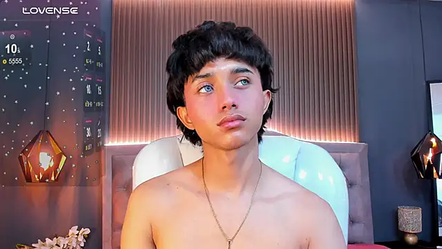 Noa 03 online show from February 2026 01:49:01 PM