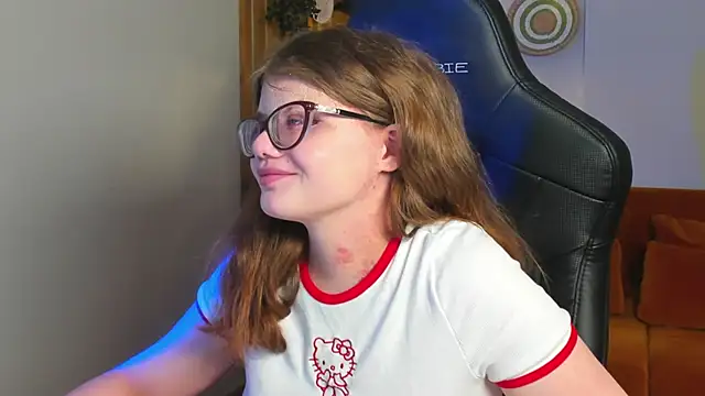 ChloeHalses online show from March 2026 05:01:02 AM