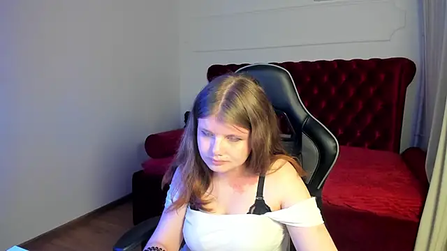 ChloeHalses online show from May 2026 06:09:01 PM