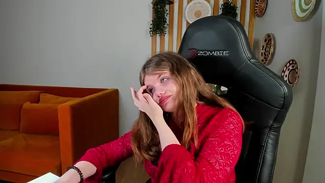 ChloeHalses online show from June 2026 04:06:01 AM