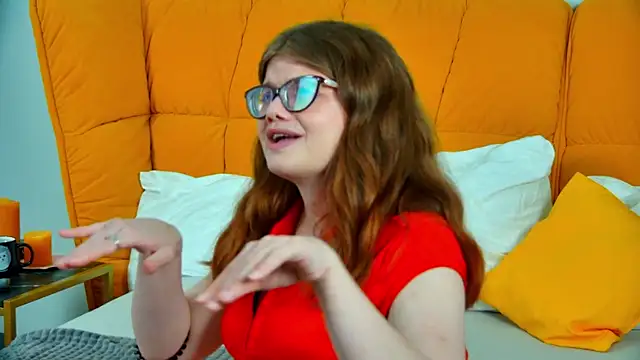 ChloeHalses online show from June 2026 04:12:01 PM