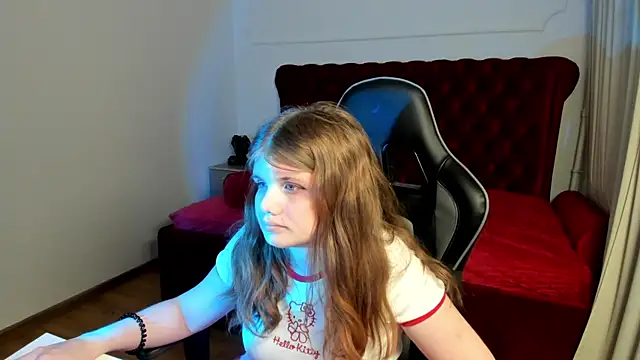 ChloeHalses online show from June 2026 01:28:02 AM