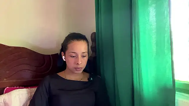 Snapshot of KayleenStoyanoff chatting on February 2026 03:53:01 PM KayleenStoyanoff online show from February 2026 03:53:01 PM