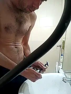 Snapshot of Lamich chatting on April 2026 04:33:02 PM Lamich online show from April 2026 04:33:02 PM