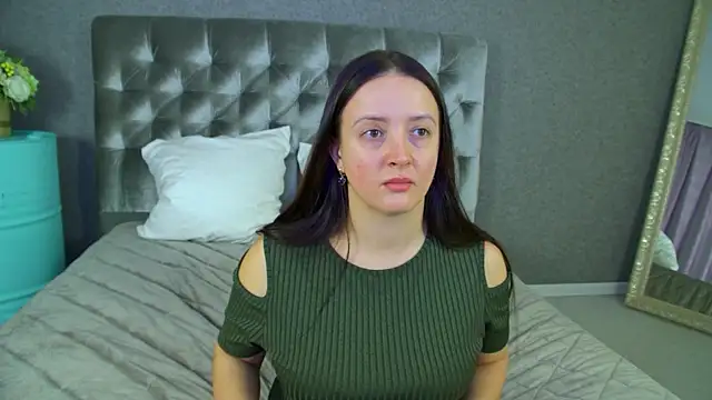 ElinaBellucci online show from March 2026 04:41:02 AM