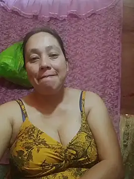 Snapshot of May_Bombs chatting on March 2026 12:50:01 AM May Bombs online show from March 2026 12:50:01 AM