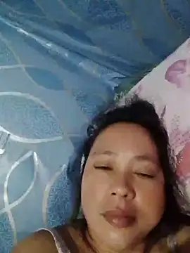 Snapshot of May_Bombs chatting on April 2026 08:28:02 PM May Bombs online show from April 2026 08:28:02 PM