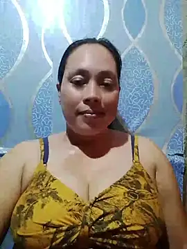 Snapshot of May_Bombs chatting on April 2026 01:10:01 AM May Bombs online show from April 2026 01:10:01 AM