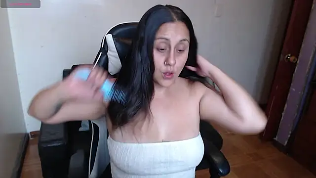 Snapshot of MeliisaRobers chatting on March 2026 10:24:02 PM MeliisaRobers online show from March 2026 10:24:02 PM