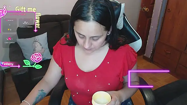 Snapshot of MeliisaRobers chatting on April 2026 12:04:01 AM MeliisaRobers online show from April 2026 12:04:01 AM