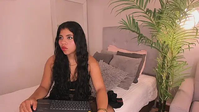 Iriana Vexz online show from March 2026 01:05:01 PM