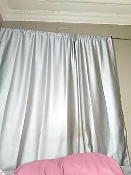 Snapshot of PussyFarrie chatting on April 2026 01:41:02 PM PussyFarrie online show from April 2026 01:41:02 PM