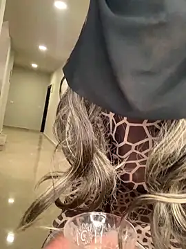 Snapshot of Arab_Honey chatting on May 2026 05:53:01 PM Arab Honey online show from May 2026 05:53:01 PM