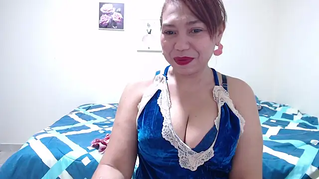 dannamomcerratt online show from April 2026 02:07:02 AM