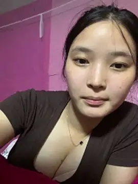 Snapshot of Suzu_xx01 chatting on May 2026 03:42:02 PM Suzu xx01 online show from May 2026 03:42:02 PM