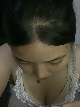 Snapshot of Suzu_xx01 chatting on May 2026 06:50:02 PM Suzu xx01 online show from May 2026 06:50:02 PM