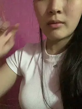 Snapshot of Suzu_xx01 chatting on May 2026 03:30:02 PM Suzu xx01 online show from May 2026 03:30:02 PM