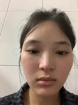 Snapshot of Suzu_xx01 chatting on May 2026 12:01:02 PM Suzu xx01 online show from May 2026 12:01:02 PM