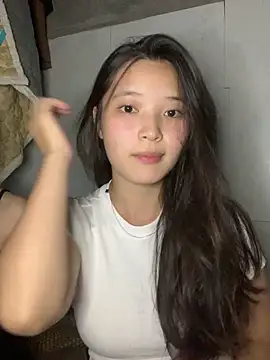 Snapshot of Suzu_xx01 chatting on June 2026 04:39:02 PM Suzu xx01 online show from June 2026 04:39:02 PM