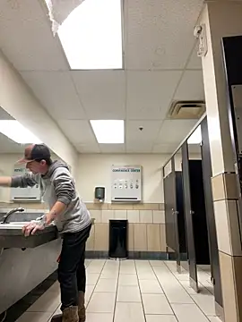 Snapshot of Horus1922 chatting on February 2026 05:55:01 PM Horus1922 online show from February 2026 05:55:01 PM