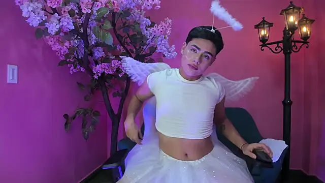 Snapshot of FemNoa chatting on February 2026 03:54:01 AM FemNoa online show from February 2026 03:54:01 AM