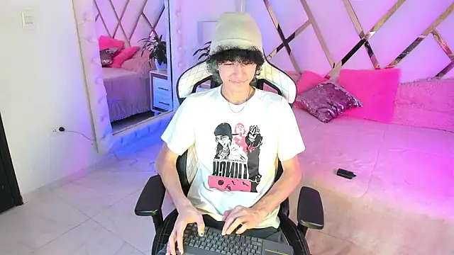 Snapshot of thanier_18 chatting on February 2026 07:12:01 PM thanier 18 online show from February 2026 07:12:01 PM