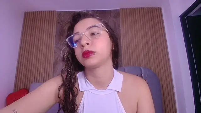 Snapshot of sarita_blondi chatting on May 2026 11:59:01 AM sarita blondi online show from May 2026 11:59:01 AM