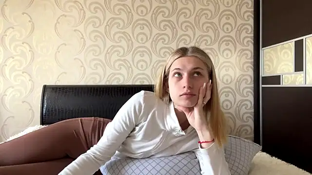JeneeEady online show from April 2026 06:07:02 AM