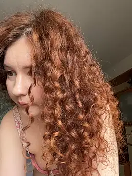 Snapshot of Anna__Desire chatting on February 2026 08:35:01 AM Anna Desire online show from February 2026 08:35:01 AM