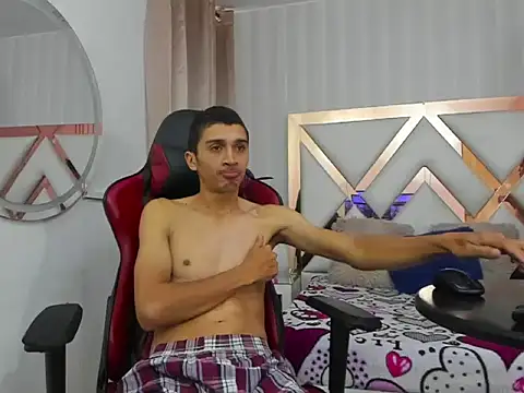 MiaANDrony online show from February 2026 12:41:02 PM