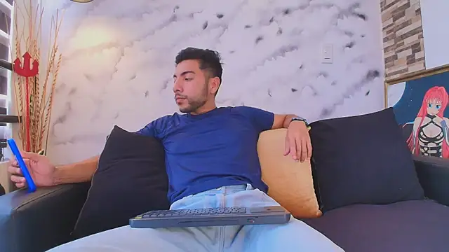 Max Hornye online show from March 2026 07:00:02 PM