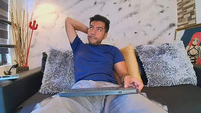 Max Hornye online show from April 2026 06:35:01 PM