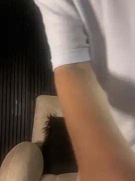 Snapshot of ARON_LUXX chatting on February 2026 03:01:01 AM ARON LUXX online show from February 2026 03:01:01 AM