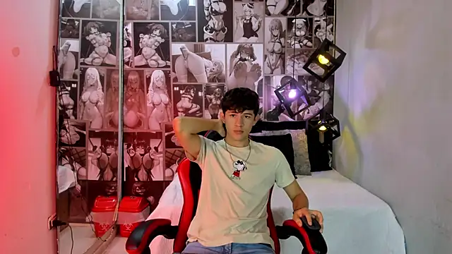 Snapshot of Christian_Foxx chatting on April 2026 11:38:02 PM Christian Foxx online show from April 2026 11:38:02 PM
