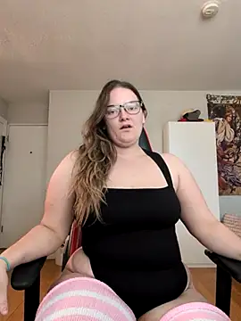 Snapshot of lillythotz chatting on April 2026 07:00:01 PM lillythotz online show from April 2026 07:00:01 PM