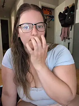 lillythotz online show from June 2026 07:49:02 PM