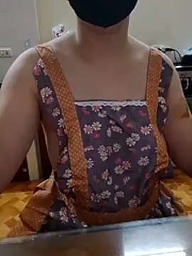 LiilyZi online show from May 2026 10:15:01 PM