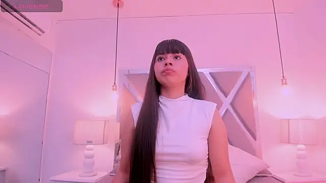 Raven Luxx online show from May 2026 05:20:02 PM